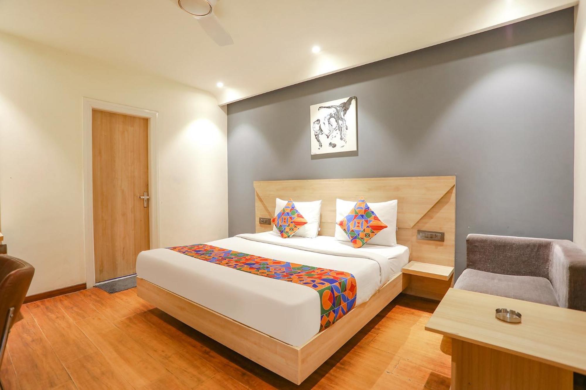 Fabhotel Jhs Studio Gurgaon Eksteriør billede